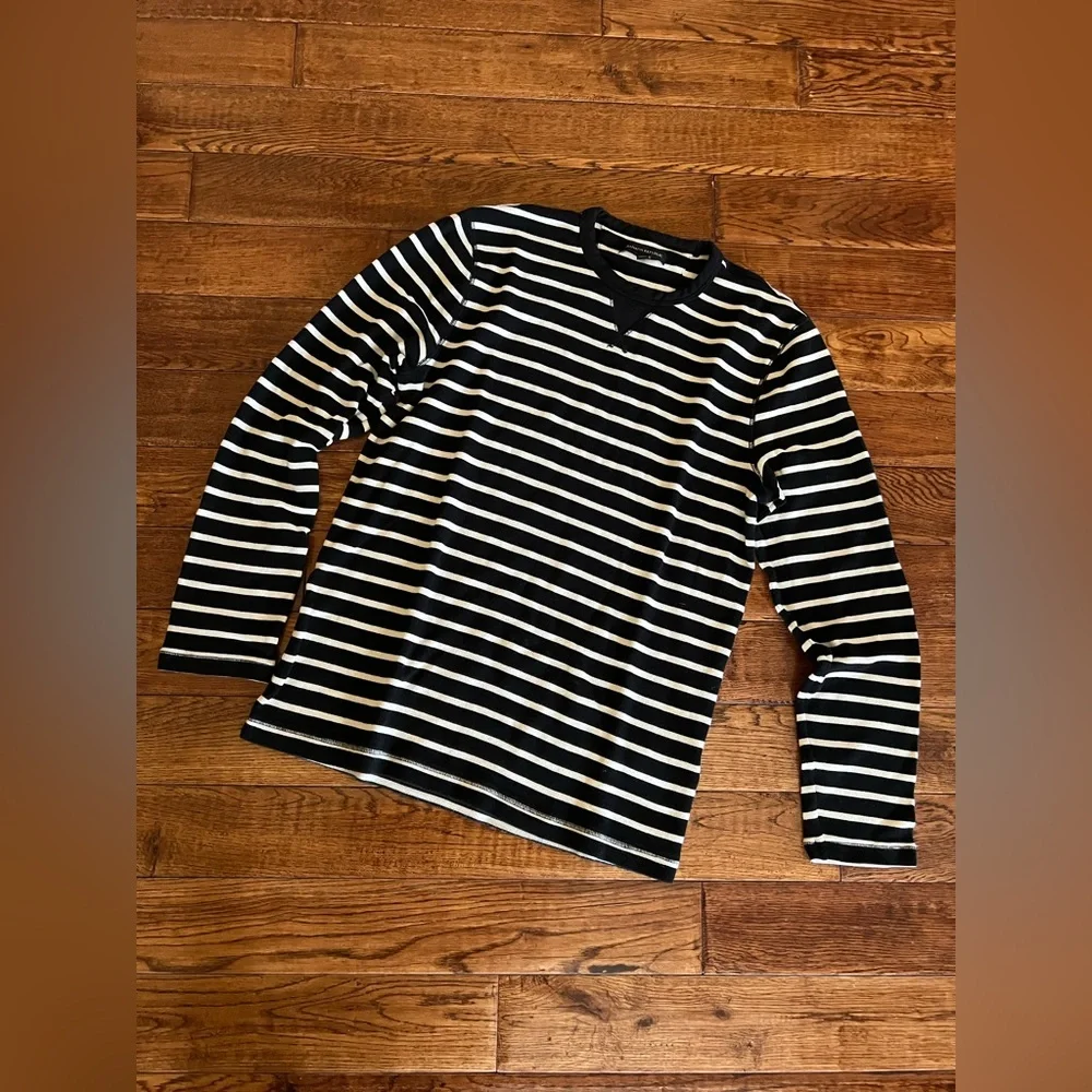Banana Republic T-Shirt Men’s Long Sleeves Black and White Stripes Size L